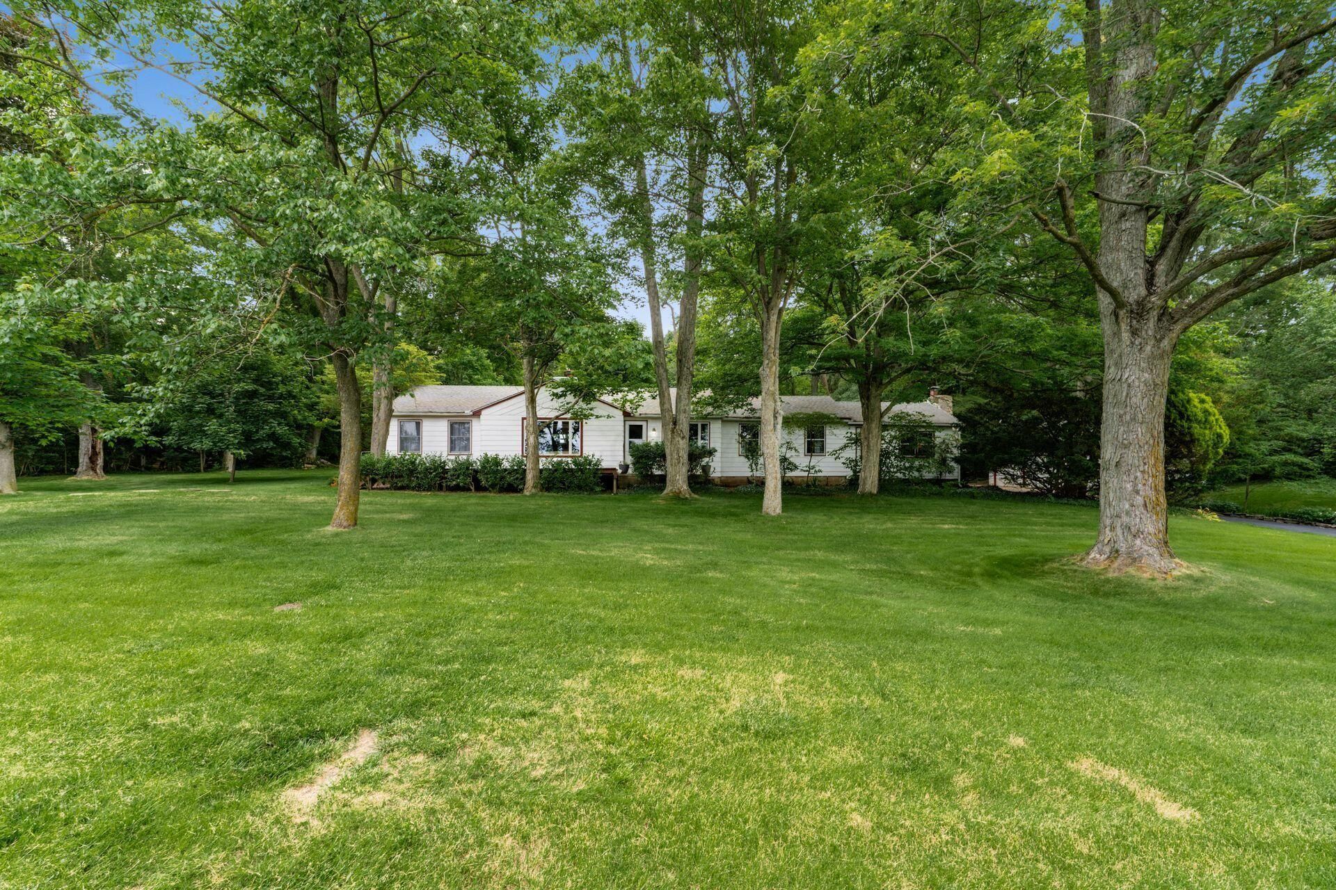 7945 Riverside Drive, Powell, OH 43065 Main Photo