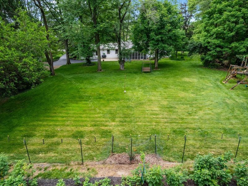 7945 Riverside Drive, Powell, OH 43065 Photo 11
