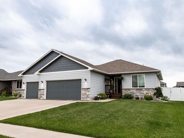 4313 W 90th St, Sioux Falls, SD 57108