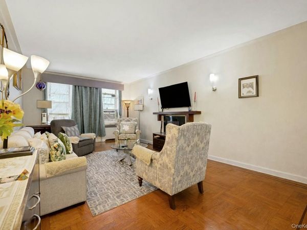 2166 Bronx Park E, Unit 1F, Bronx, NY 10462