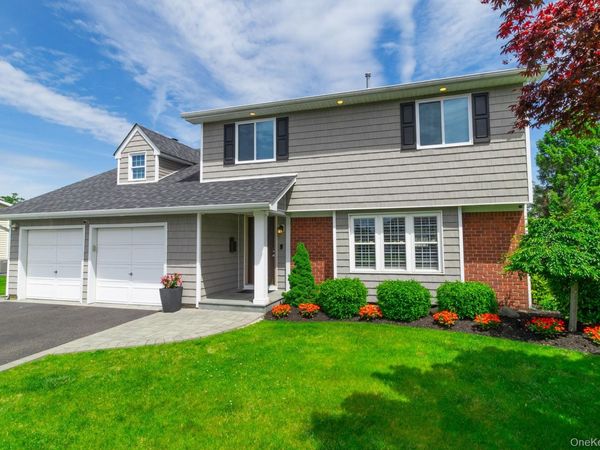1957 Jackson Avenue , West Islip, NY 11795