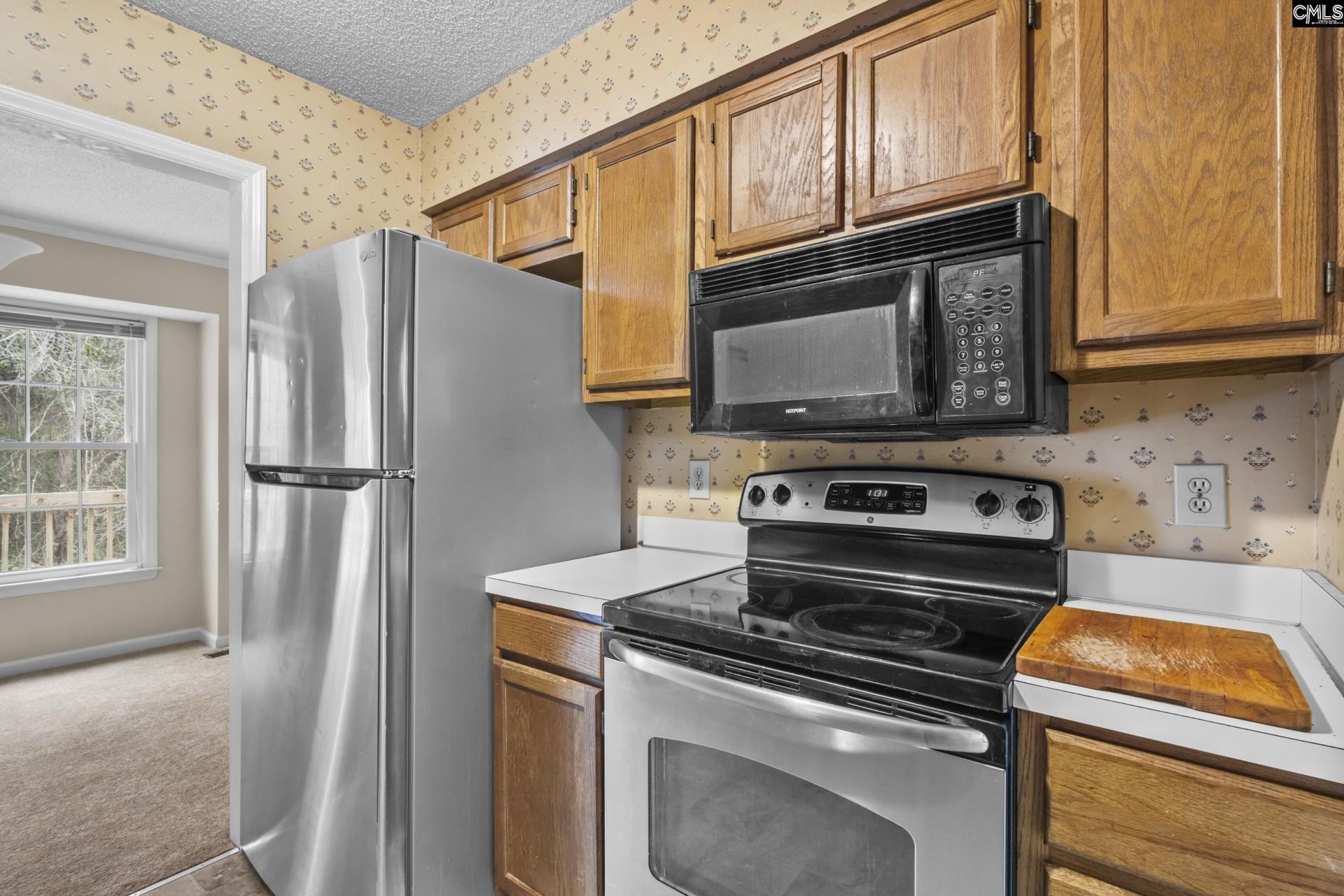 80 N Lake Pointe Drive  Photo 13