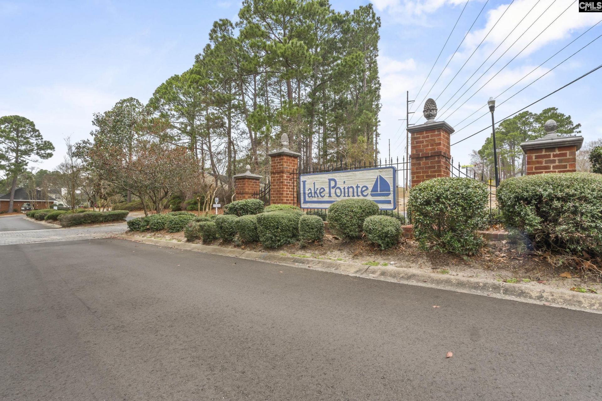 80 N Lake Pointe Drive  Photo 27