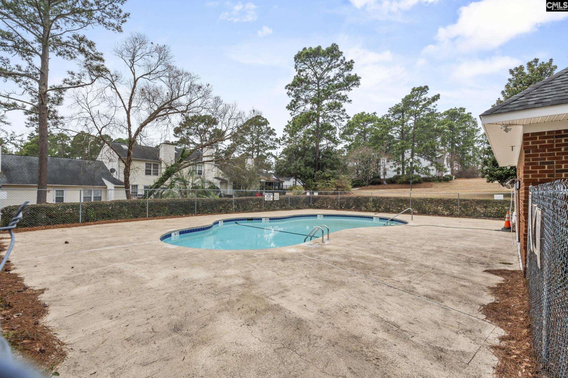 80 N Lake Pointe Drive  Photo 30