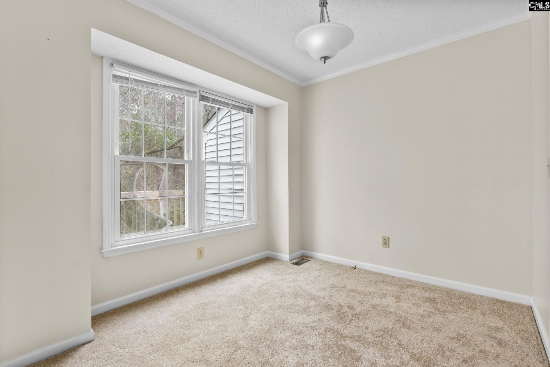 80 N Lake Pointe Drive  Photo 7