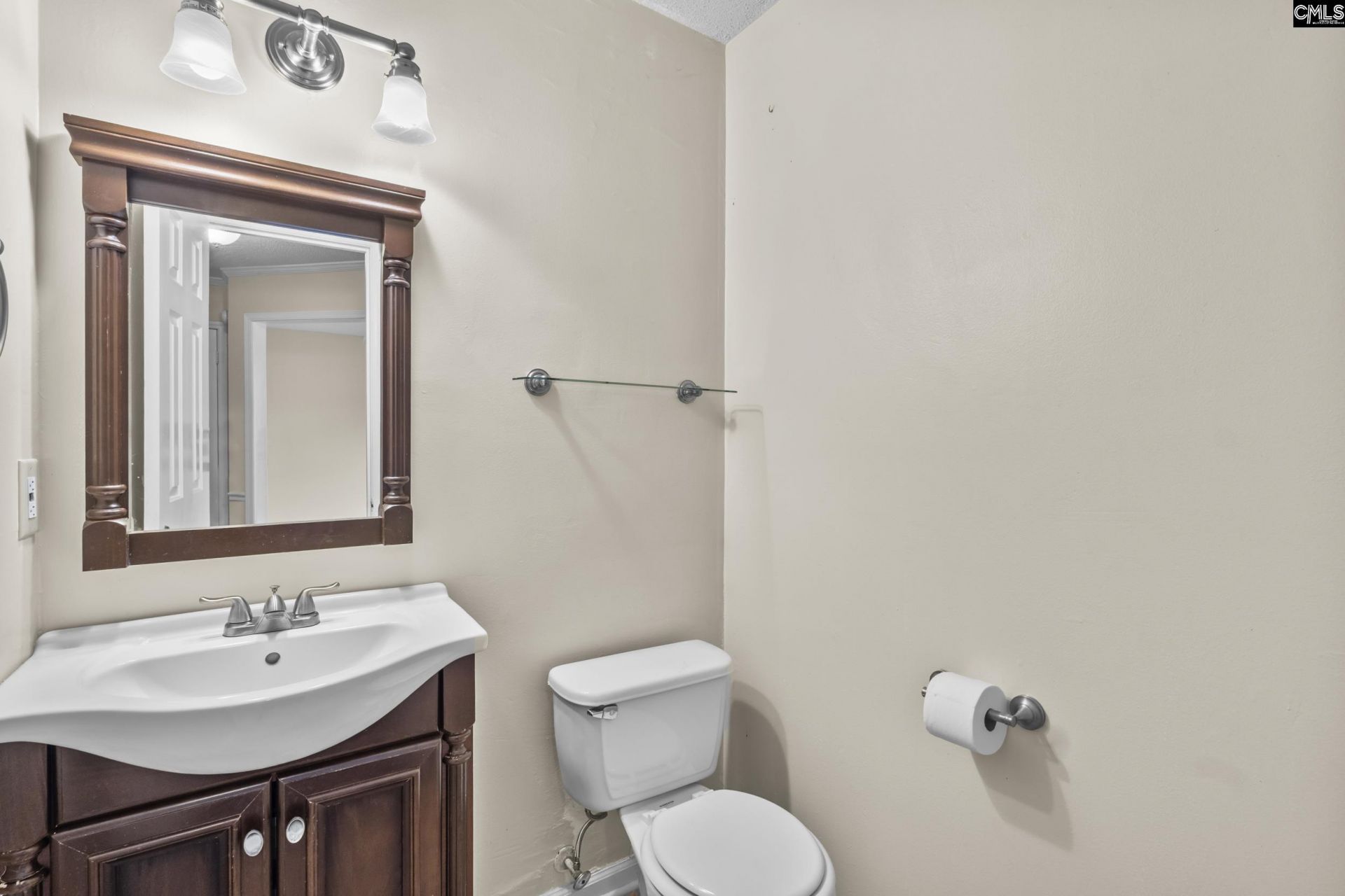 80 N Lake Pointe Drive  Photo 8
