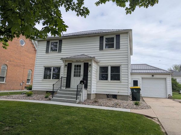 25 NW 2nd Avenue, Waukon, IA 52172