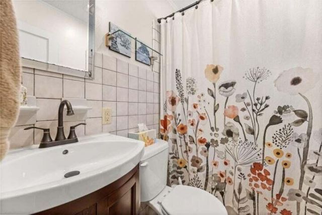 4765 Churchill Road Photo 12