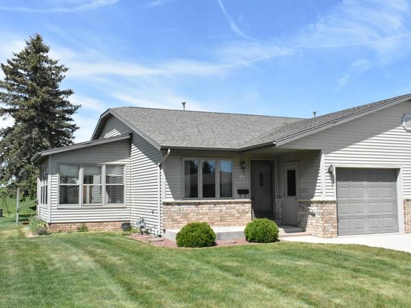 1424 Dutch COURT, Oostburg, WI 53070
