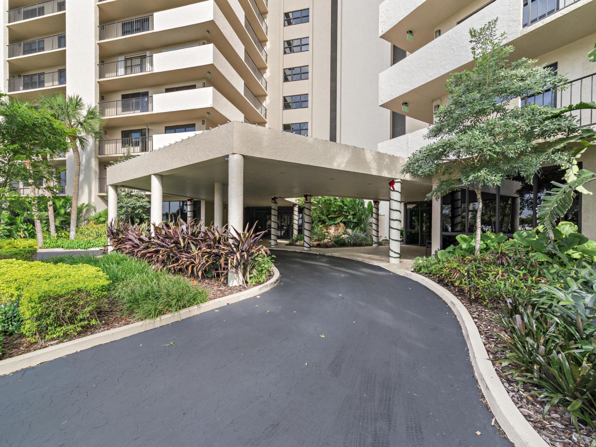 4900 N Ocean Boulevard, Unit 416, Lauderdale by the Sea, FL 33308 Photo