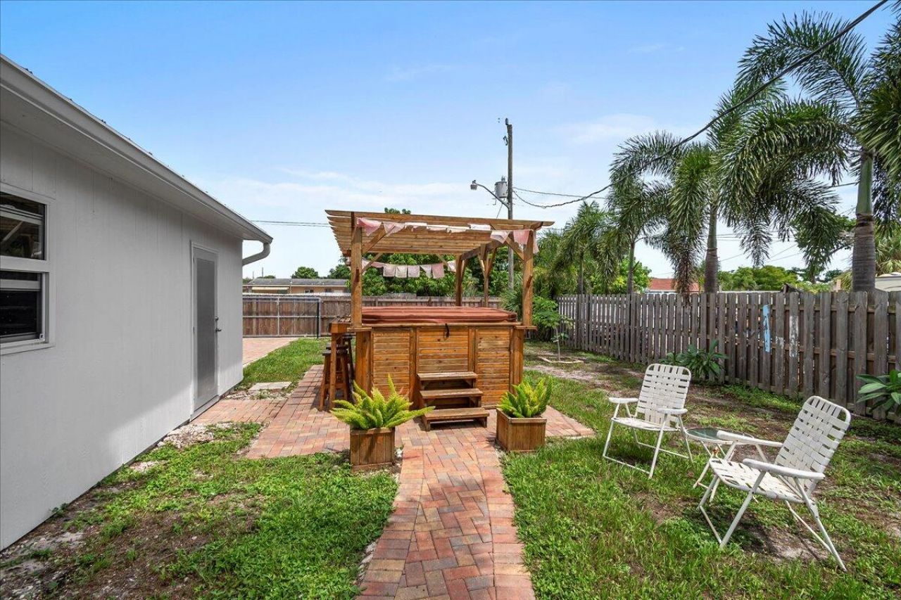 727 Bunker Road, West Palm Beach, FL 33405 Photo