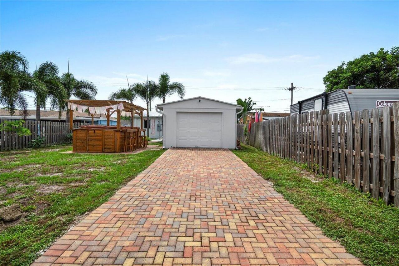 727 Bunker Road, West Palm Beach, FL 33405 Photo