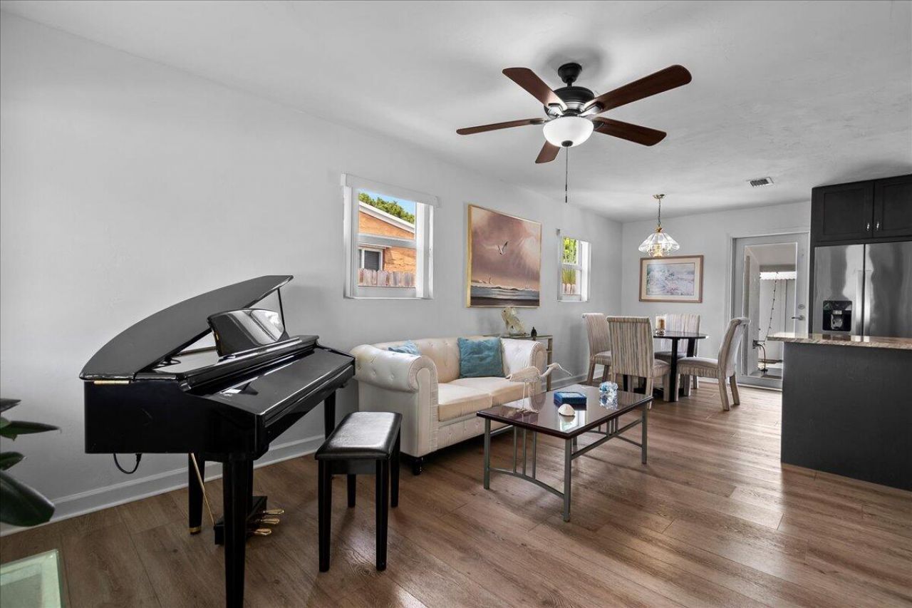 727 Bunker Road, West Palm Beach, FL 33405 Photo