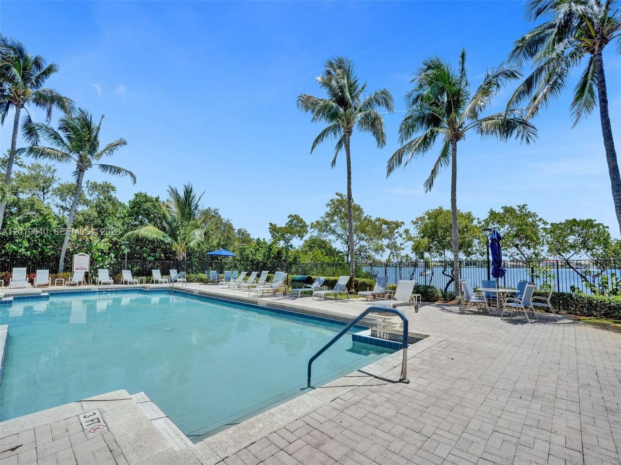 300 Scotia Dr , Unit 206, Hypoluxo, FL 33462 Photo