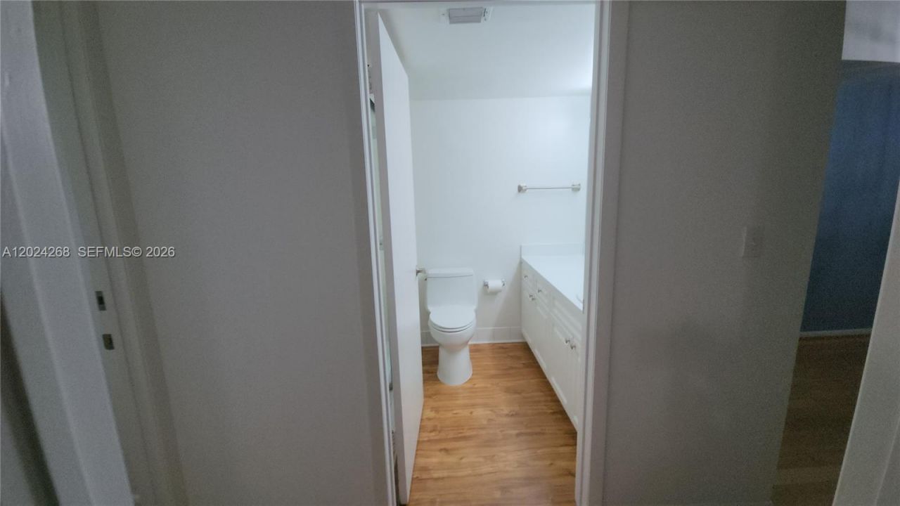 5900 Collins Ave , Unit 404, Miami Beach, FL 33140 Photo