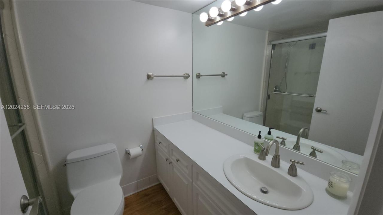 5900 Collins Ave , Unit 404, Miami Beach, FL 33140 Photo