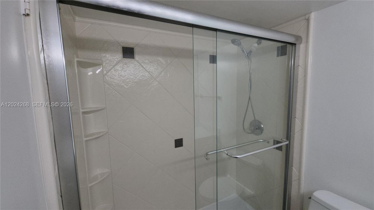 5900 Collins Ave , Unit 404, Miami Beach, FL 33140 Photo