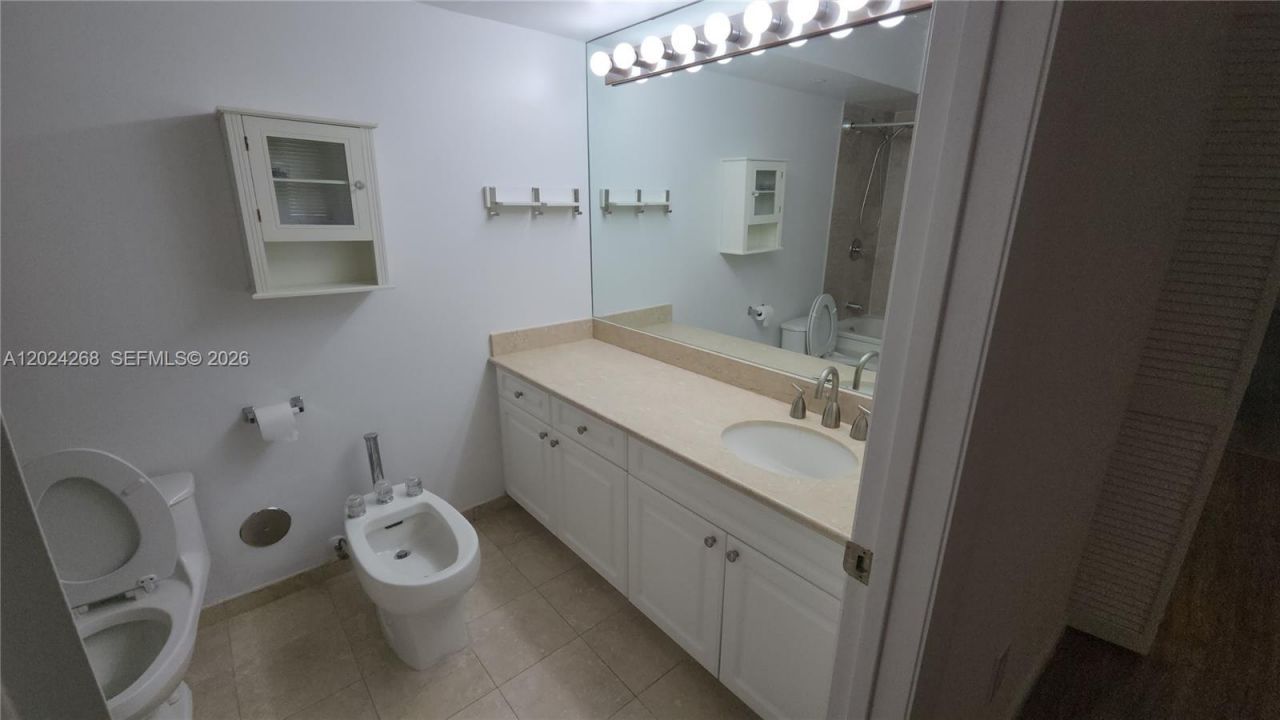 5900 Collins Ave , Unit 404, Miami Beach, FL 33140 Photo