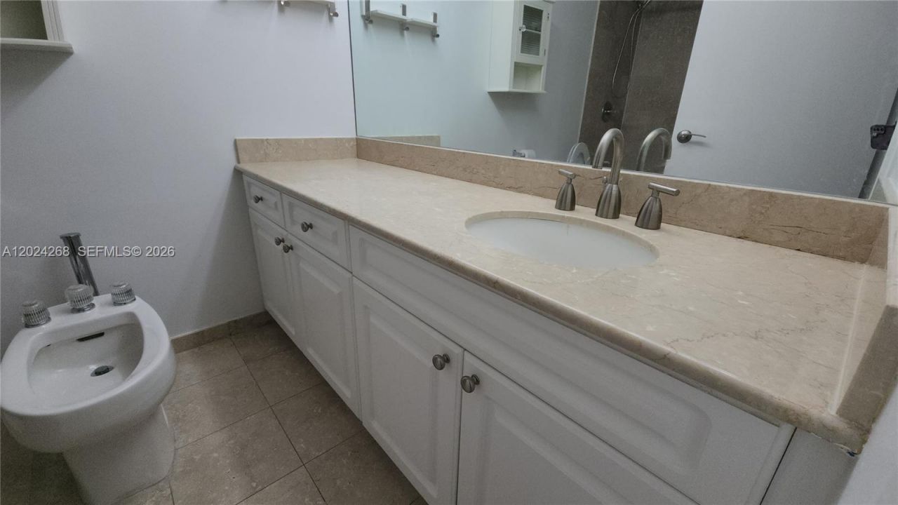 5900 Collins Ave , Unit 404, Miami Beach, FL 33140 Photo