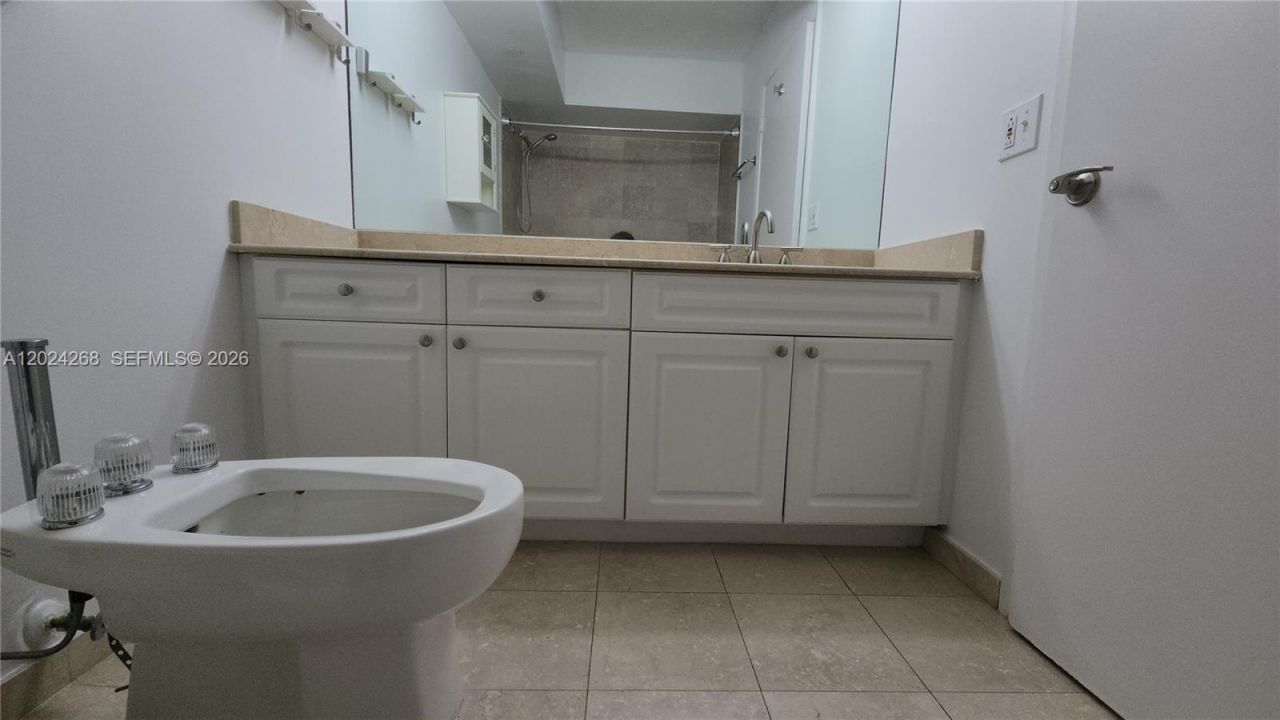 5900 Collins Ave , Unit 404, Miami Beach, FL 33140 Photo