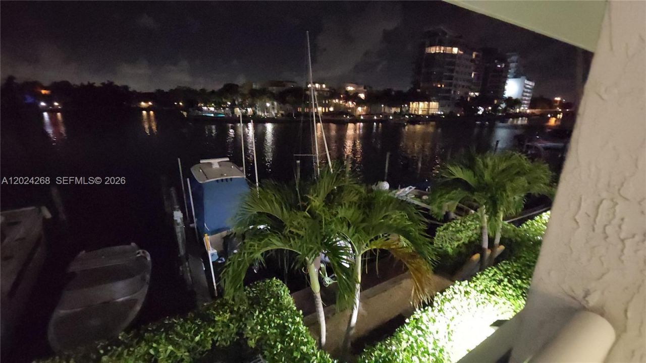 5900 Collins Ave , Unit 404, Miami Beach, FL 33140 Photo