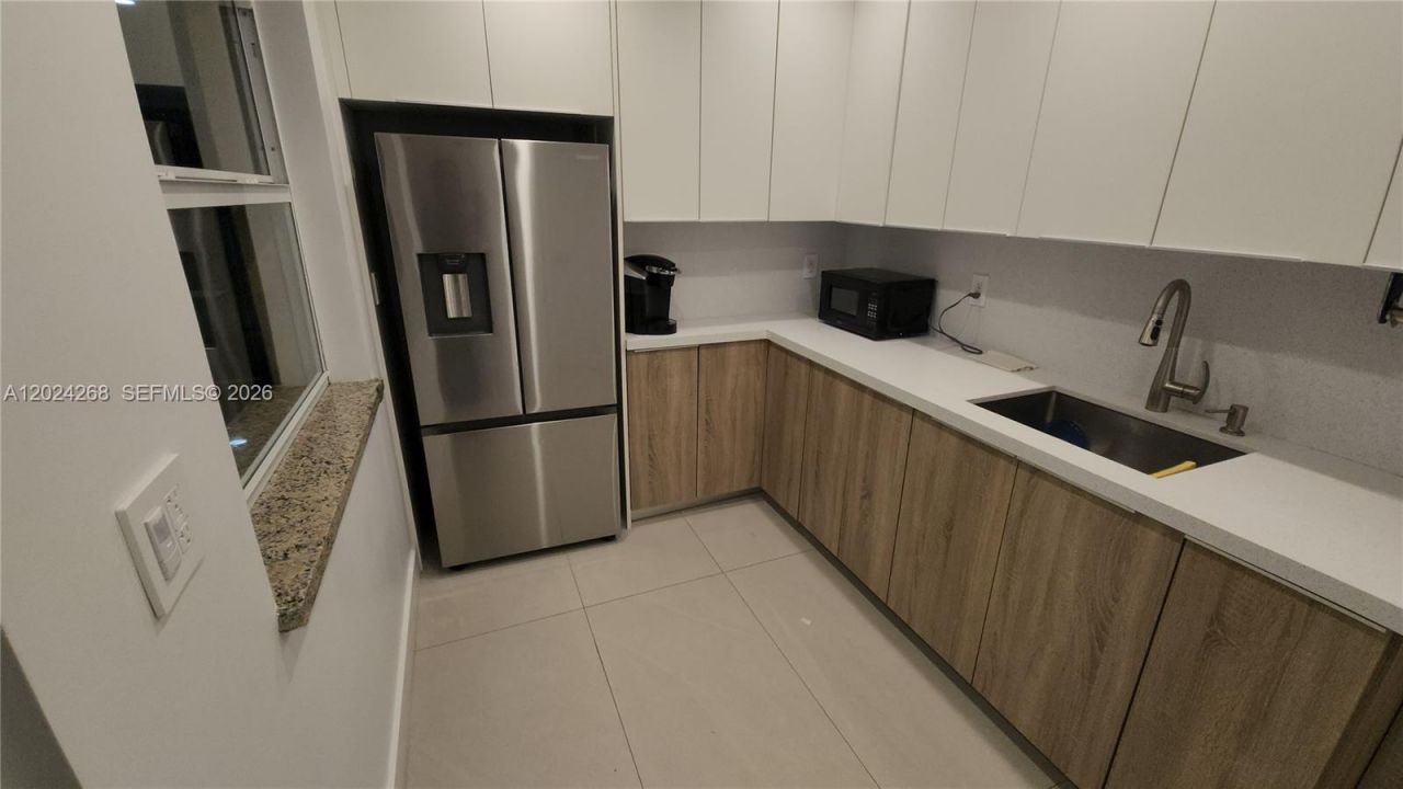 5900 Collins Ave , Unit 404, Miami Beach, FL 33140 Photo