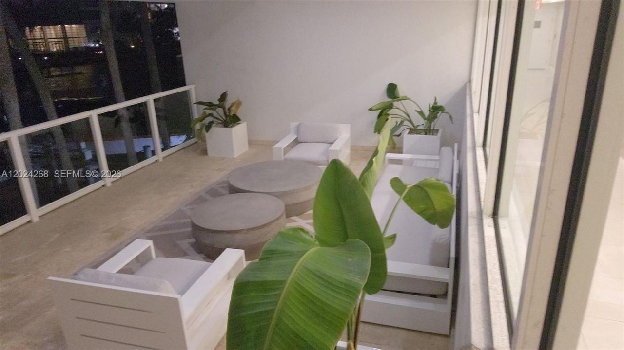5900 Collins Ave , Unit 404, Miami Beach, FL 33140 Photo