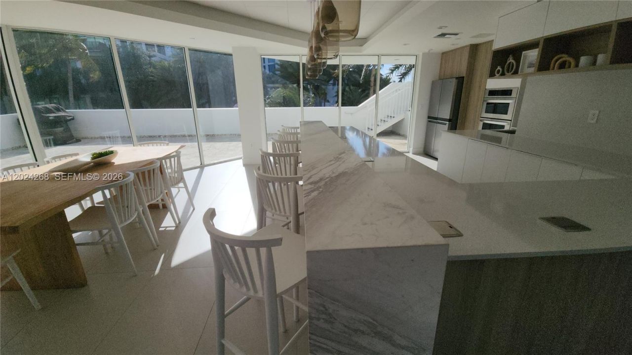 5900 Collins Ave , Unit 404, Miami Beach, FL 33140 Photo