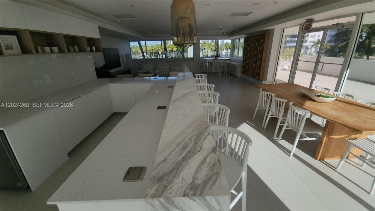 5900 Collins Ave , Unit 404, Miami Beach, FL 33140 Photo