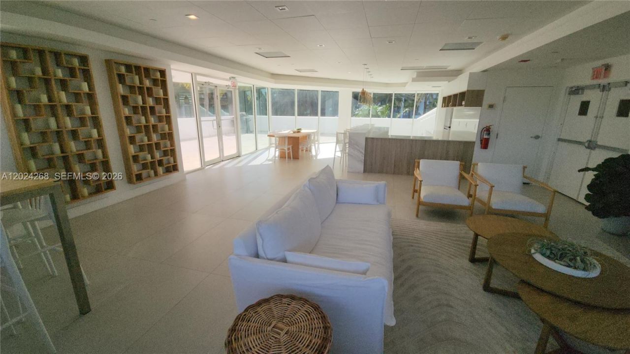 5900 Collins Ave , Unit 404, Miami Beach, FL 33140 Photo