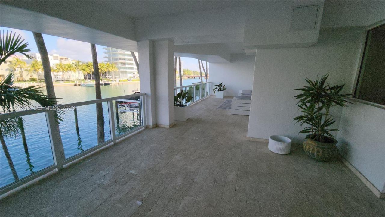 5900 Collins Ave , Unit 404, Miami Beach, FL 33140 Photo