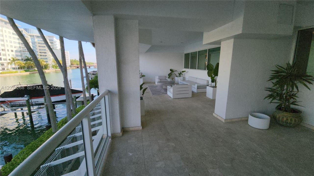 5900 Collins Ave , Unit 404, Miami Beach, FL 33140 Photo