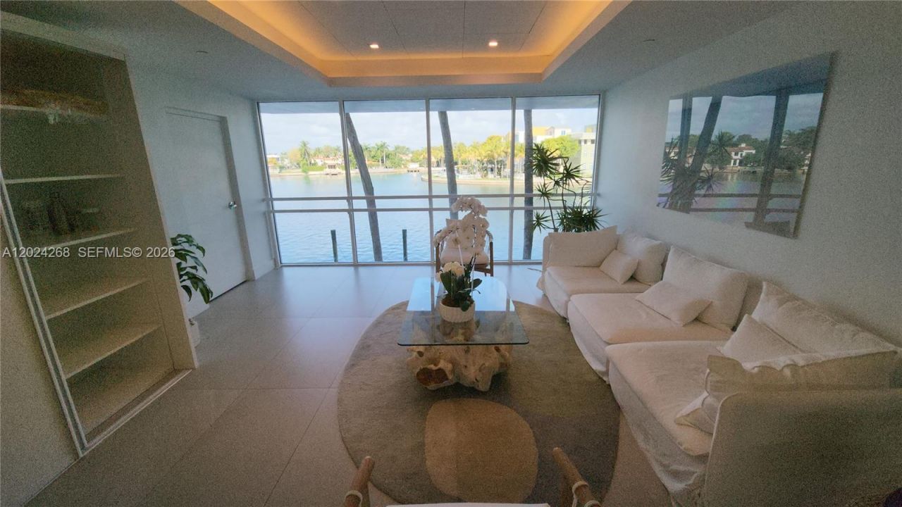 5900 Collins Ave , Unit 404, Miami Beach, FL 33140 Photo