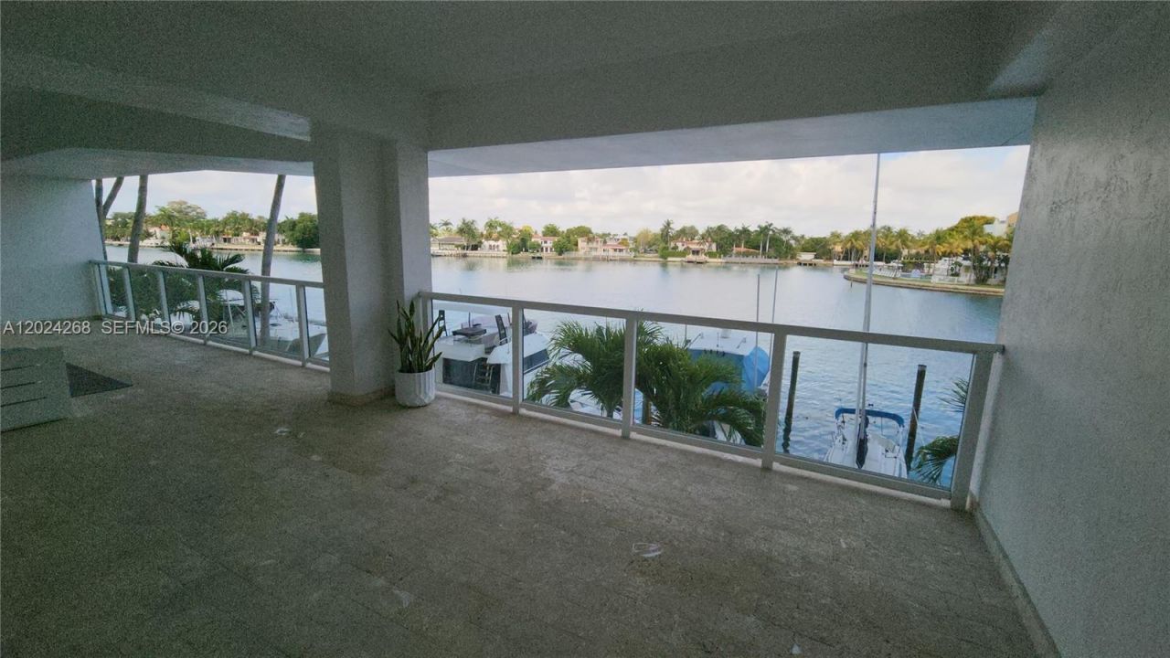 5900 Collins Ave , Unit 404, Miami Beach, FL 33140 Photo