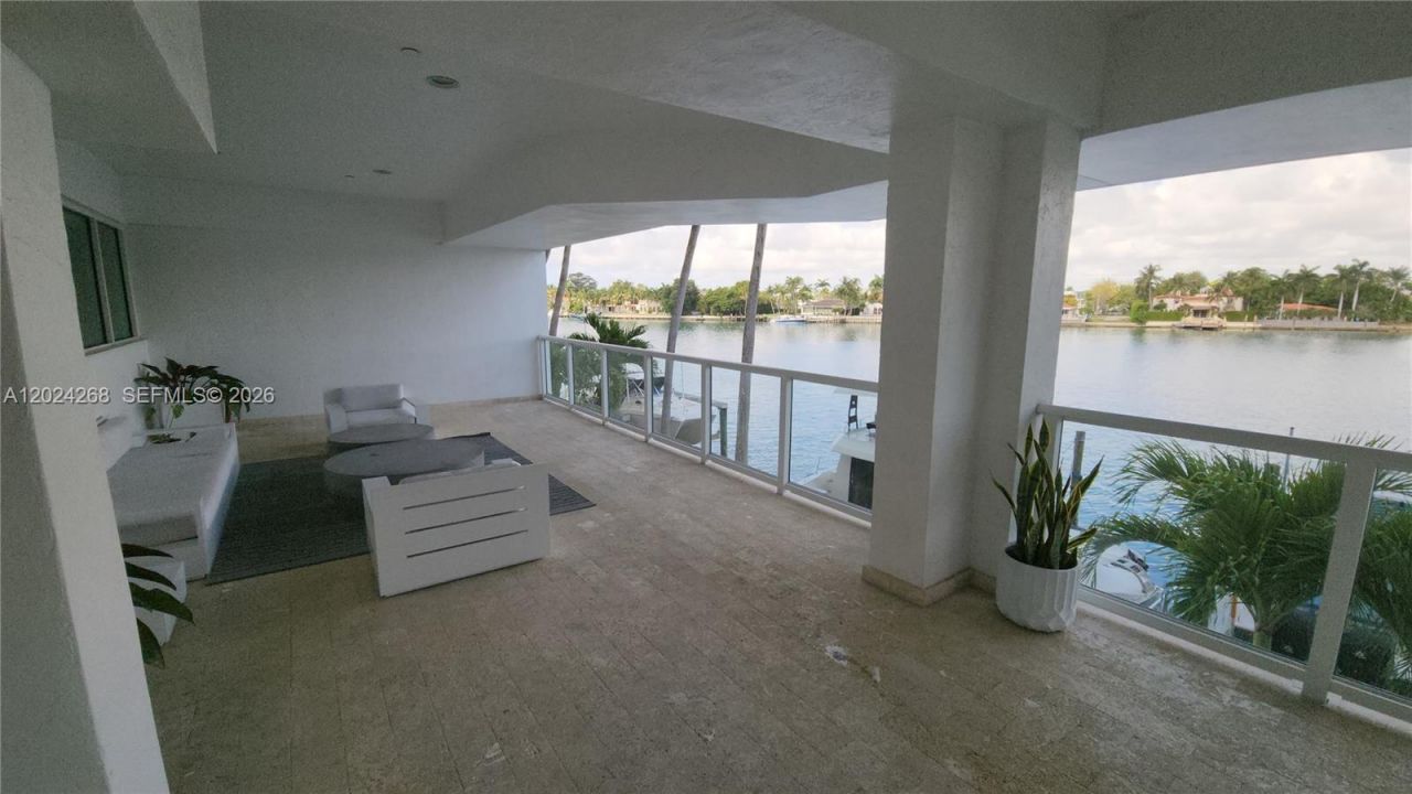 5900 Collins Ave , Unit 404, Miami Beach, FL 33140 Photo