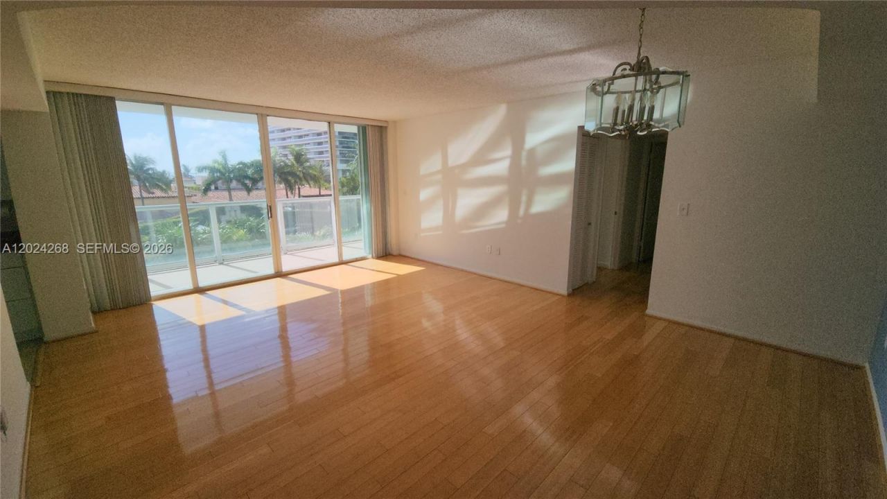 5900 Collins Ave , Unit 404, Miami Beach, FL 33140 Photo