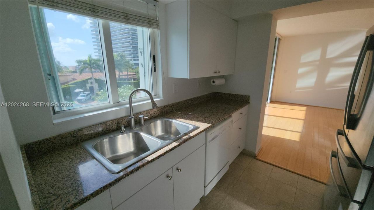 5900 Collins Ave , Unit 404, Miami Beach, FL 33140 Photo