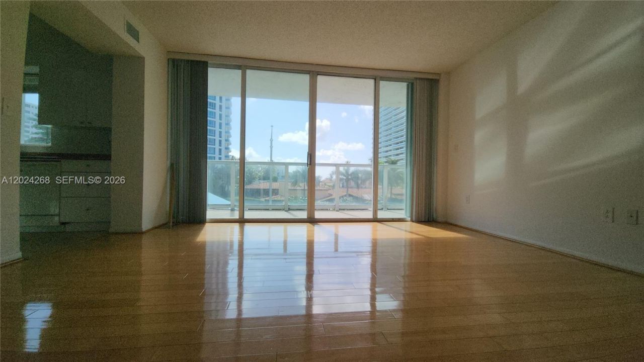 5900 Collins Ave , Unit 404, Miami Beach, FL 33140 Photo
