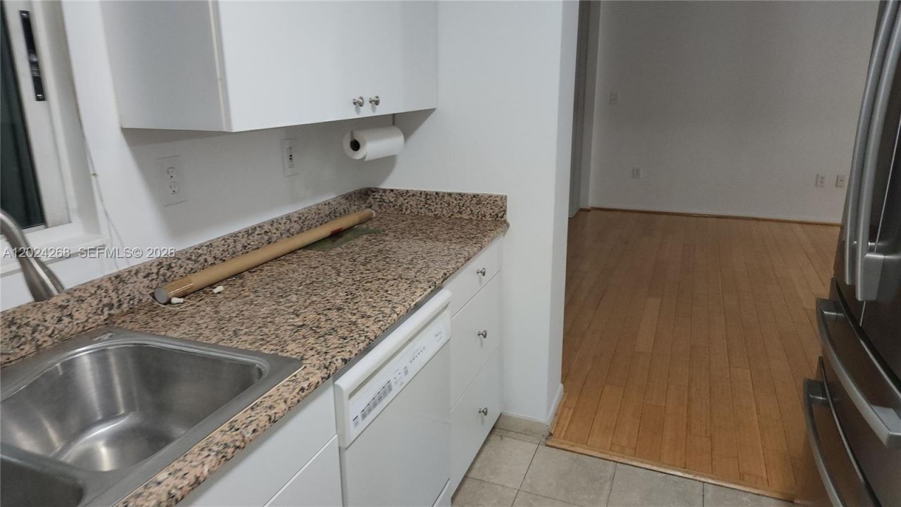 5900 Collins Ave , Unit 404, Miami Beach, FL 33140 Photo
