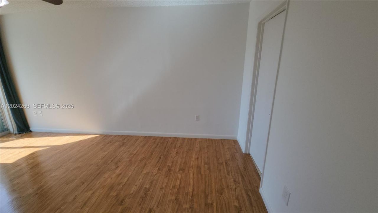 5900 Collins Ave , Unit 404, Miami Beach, FL 33140 Photo