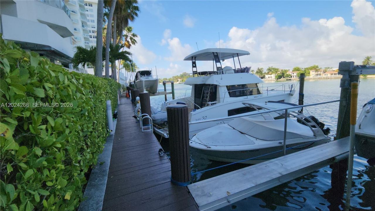 5900 Collins Ave , Unit 404, Miami Beach, FL 33140 Photo