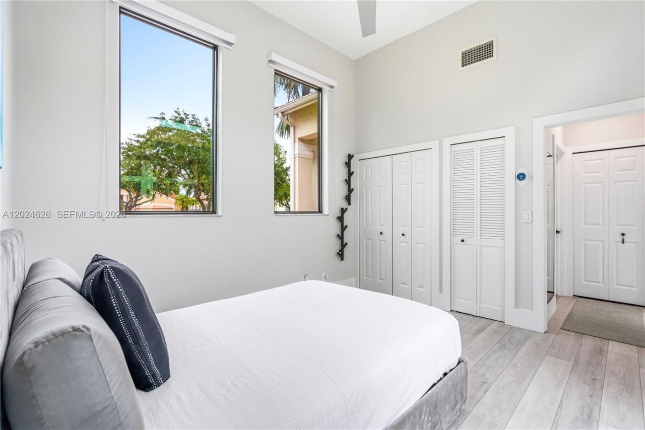 16460 NW 12th St , Pembroke Pines, FL 33028 Photo