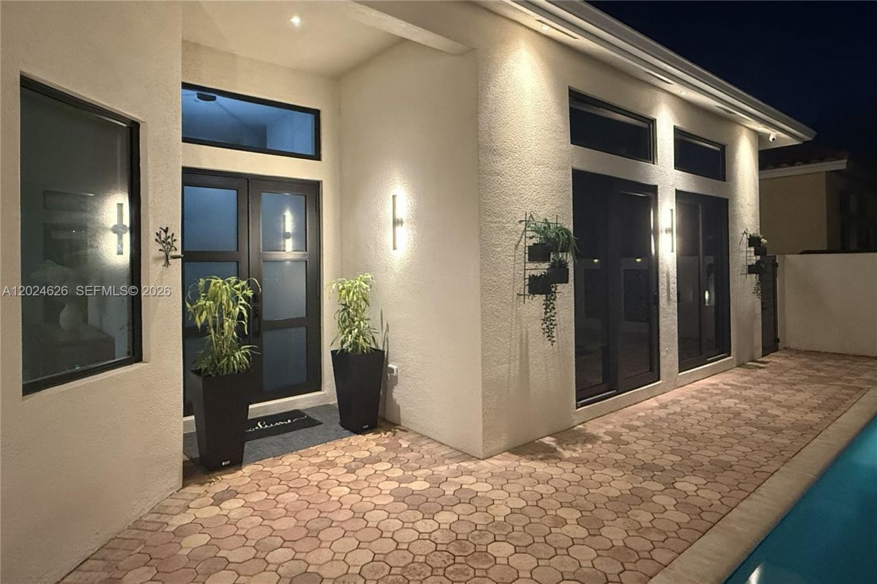 16460 NW 12th St , Pembroke Pines, FL 33028 Photo