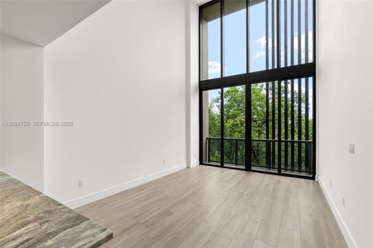 3034 Oak Ave, Unit LPH2, Miami, FL 33133 Photo