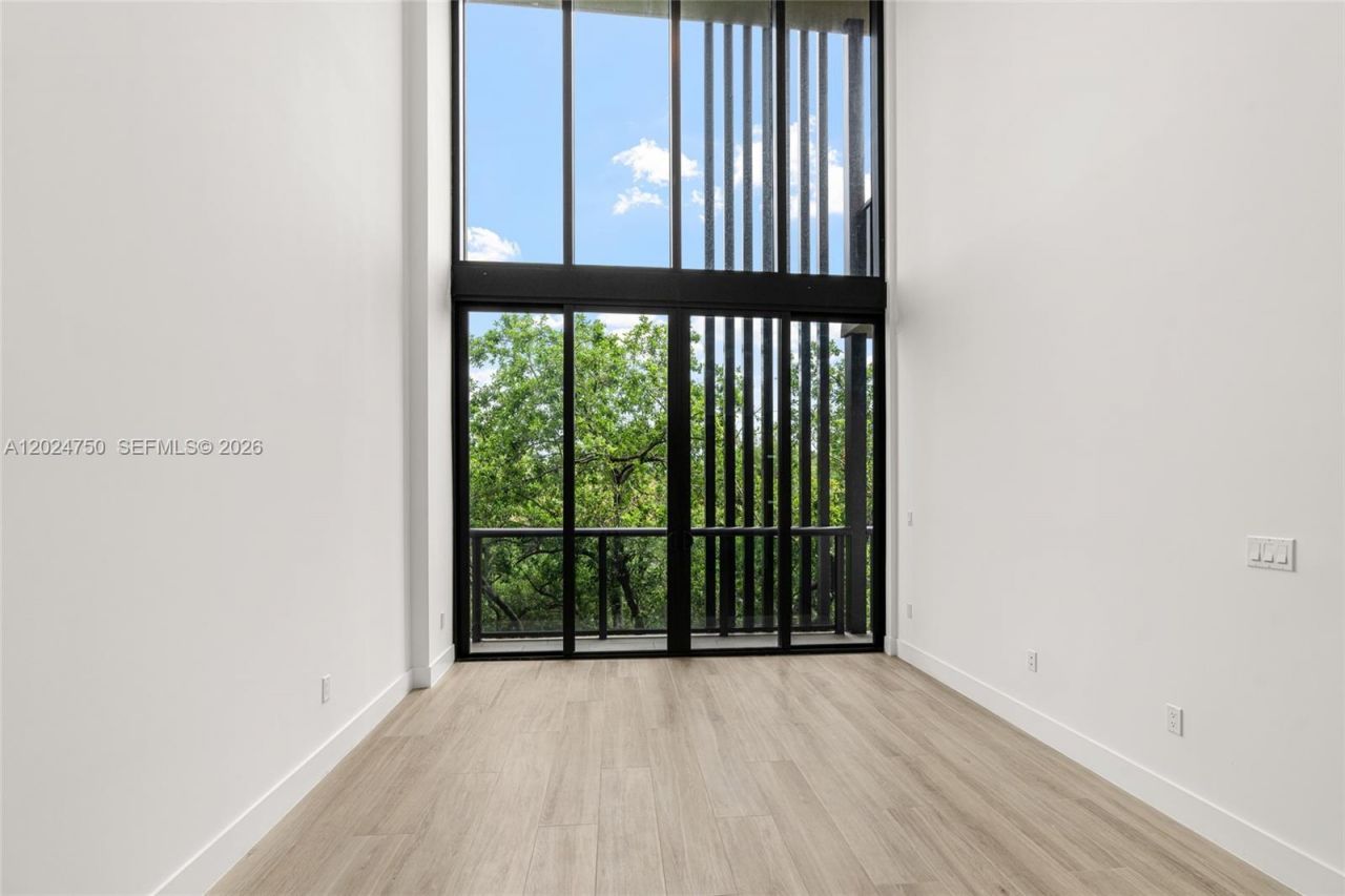 3034 Oak Ave, Unit LPH2, Miami, FL 33133 Photo