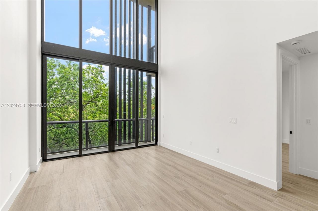 3034 Oak Ave, Unit LPH2, Miami, FL 33133 Photo