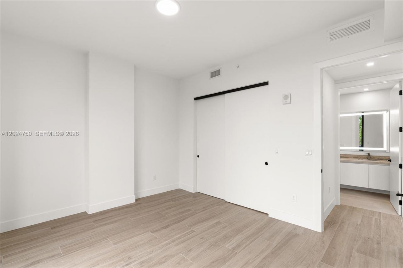 3034 Oak Ave, Unit LPH2, Miami, FL 33133 Photo