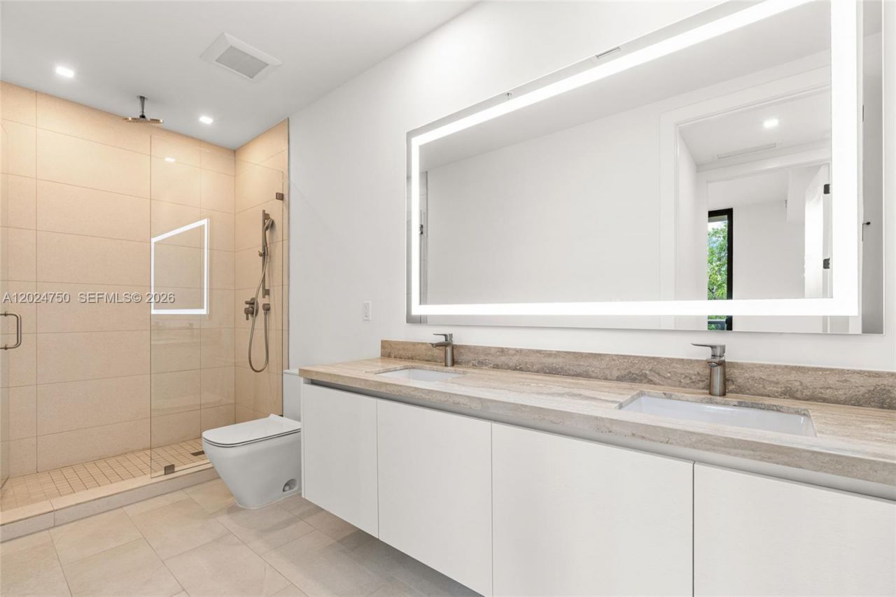 3034 Oak Ave, Unit LPH2, Miami, FL 33133 Photo
