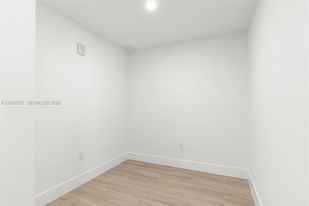 3034 Oak Ave, Unit LPH2, Miami, FL 33133 Photo