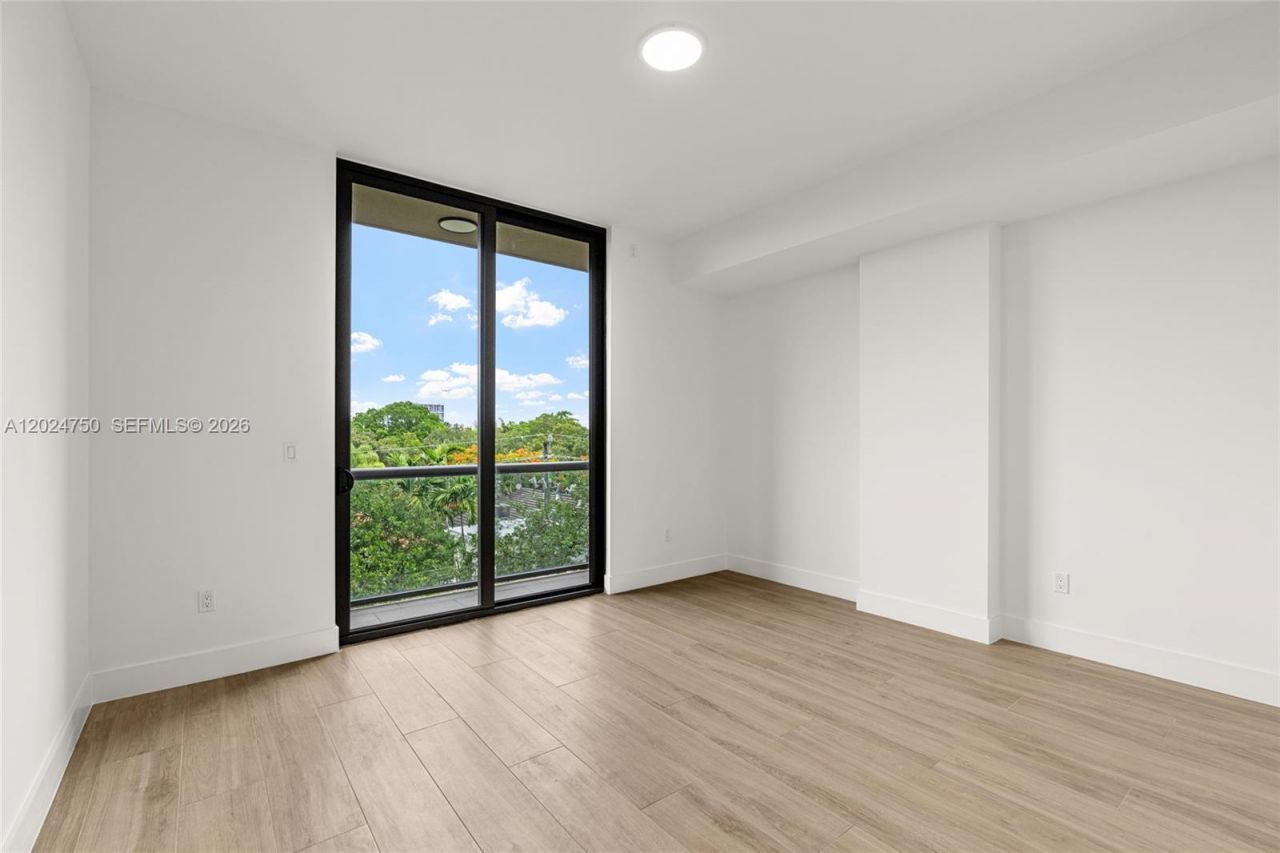 3034 Oak Ave, Unit LPH2, Miami, FL 33133 Photo